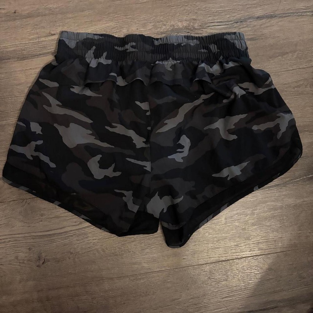 Athleta camo black gray shorts athletic S